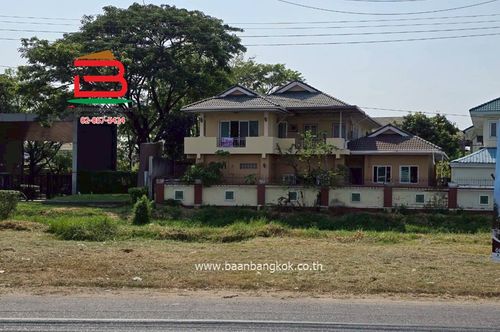 Land with house Phanasin Garden Home 7 Wongwaen-On Nut (Near Suan Luang Rama IX) Area 136.5 sq m. Soi Kanchanaphisek 46, Dokmai Subdistrict, Prawet District