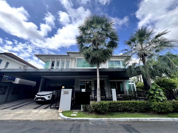 For rent, detached house, Grand Bangkok boulevard, Rama 9-Srinakarin, next to Wellington Collage, corner plot.
