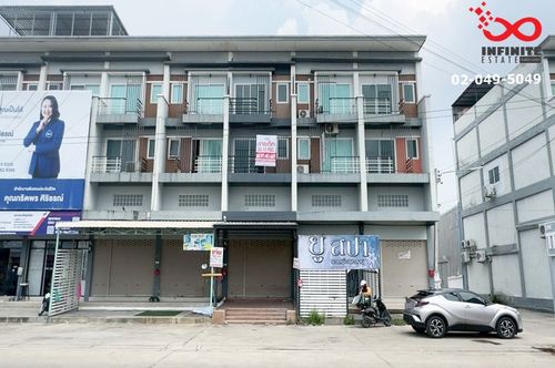 ขายอาคารพาณิชย์ 3.5 ชั้น ลำลูกกาคลอง 2 ซอยบุญคุ้ม ถนนลำลูกกา ติดถนน เหมาะค้าขายและทำออฟฟิศ