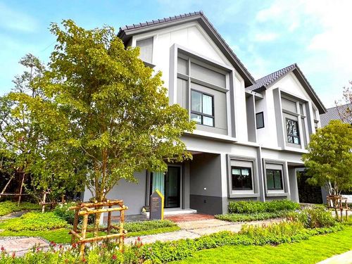 2-story detached/detached house for sale, Britannia Ratchaphruek-Kanchanaphisek project, usable area 145 - 190 square meters, 3-4 bedrooms, Soi Wat Tha Kwian. Khlong Phra Udom Subdistrict Lat Lum Kaeo District Pathum Thani Province