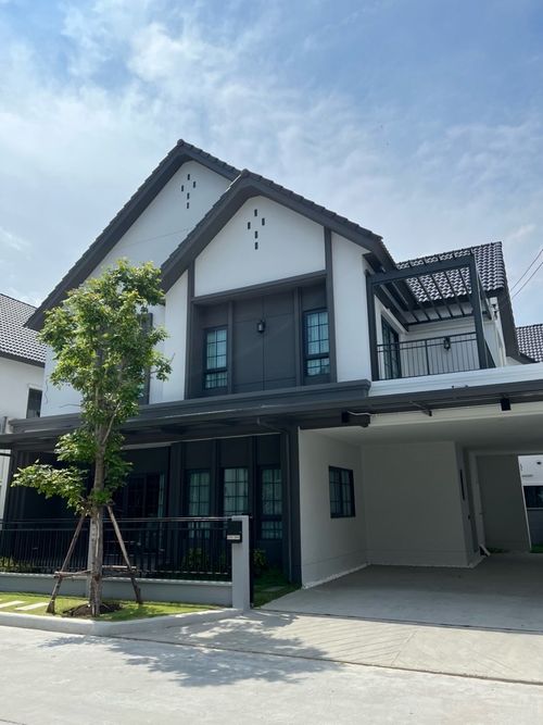 House for Rent at Centro BangnaBeautiful fully furnished home, ready to move in