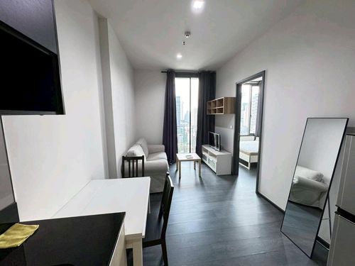 For rent 🌸🌿 edge sukhumvit 23
35sqm