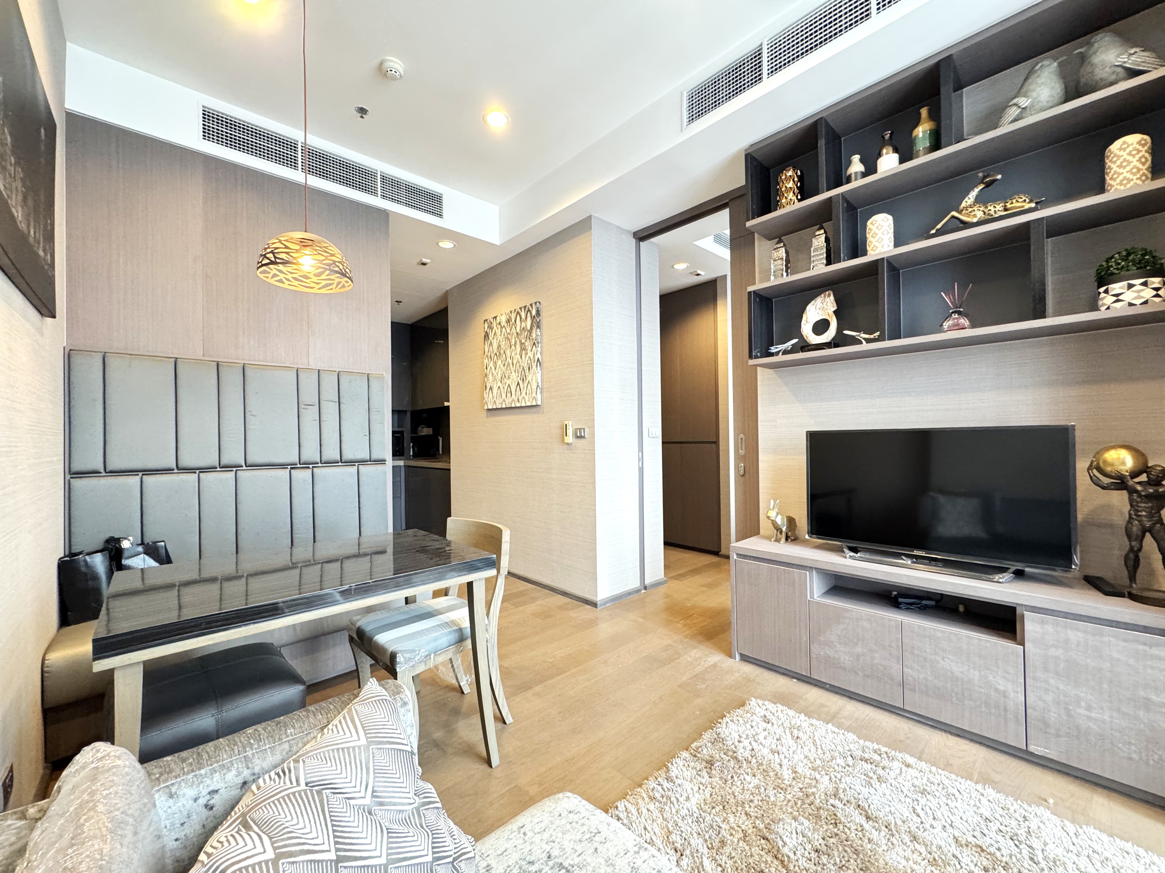 💥LineID: @RizzEstate (with@)💥Condo for rent The Diplomat Sathorn🎈(1 Bedroom) ready to move in 🎈