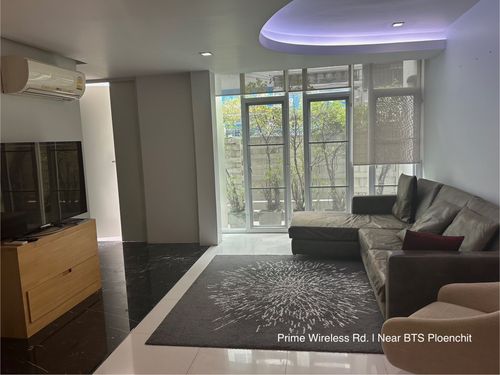 Rare Townhouse on Wireless Road | Walking distance to BTS Ploenchit | Suitable for living or a home office in the heart of the city. Suitable for residences of foreigners, executives, or making a home office in the CBD area that is convenient to travel an