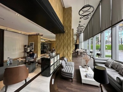 🔥For Rent Now🔥 The Crest Sukhumvit 34, beautiful unit on the 10th floor, right next to BTS Thonglor (no need to go into a side street). Fully furnished and ready to move in.