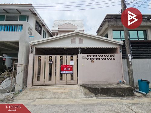 2-story townhouse for sale, Watchara Thani Village, Soi 6, Bang Waek, Bangkok.