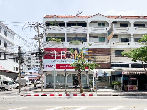 Two adjoining commercial buildings, 4 stories high, located on Soi Udomsuk 49 (for sale with existing tenants). (GNG095)