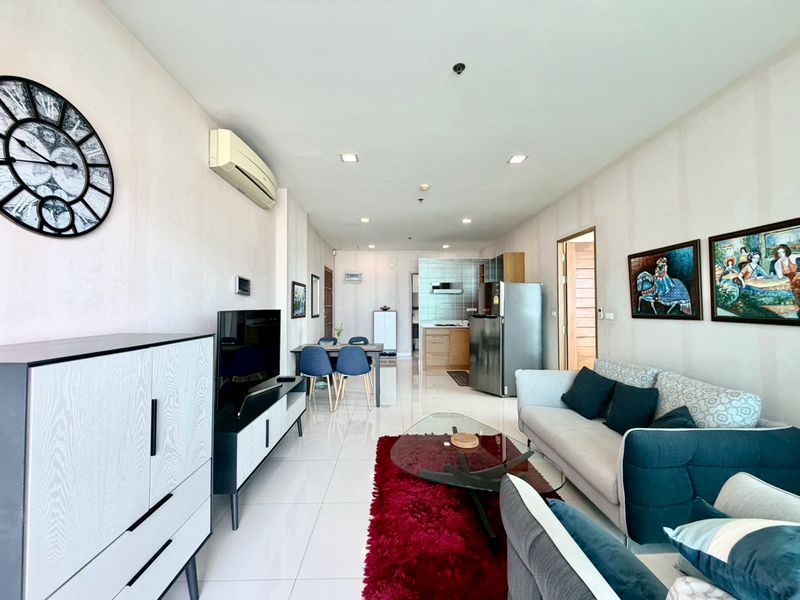 Luxury condo for rent in Bang Phra – Bang Saen, Casalunar Paradiso, corner unit, sea view.