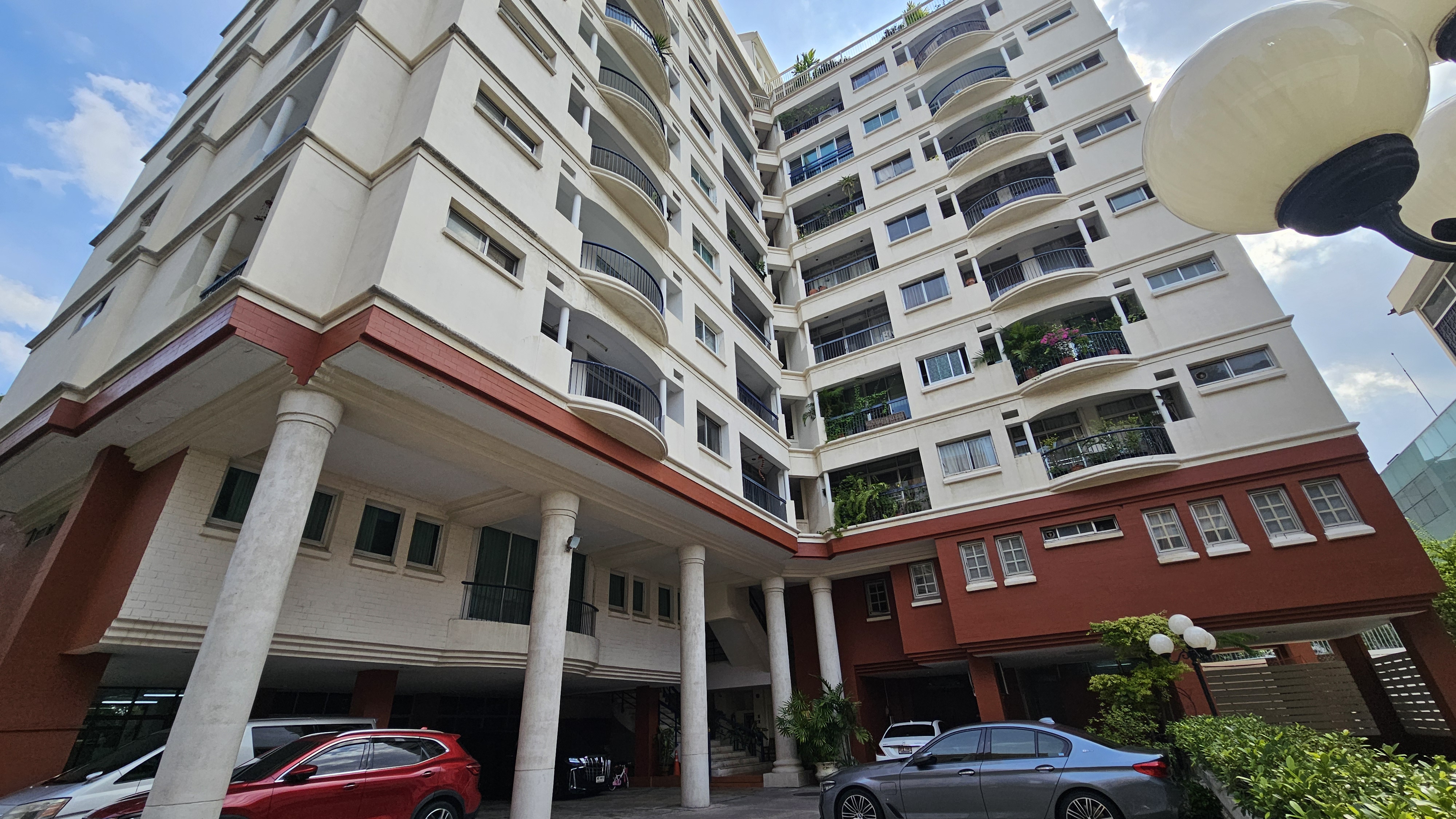 🔥 Condo Thonglor | ขาย / ให้เช่า TPJ Mansion สุขุมวิท 49 🔥 341 ตร.ม. 72,000 บาท / เดือน 5 นอน 4 น้ำ ติดหลัง รพ.สมิติเวชสุขุมวิท ใกล้ BTS Thong Lo เพียง 2.2 กม. Tel. 084-694-8888