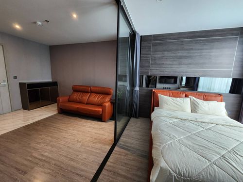 Next to Park Lane | Only 280 meters to BTS Ekkamai! For Sale: Rhythm Ekkamai Condo by AP Thailand 35.5 sq.m | High Floor (21st Floor) | Urgent Sale! Near Gateway Ekamai