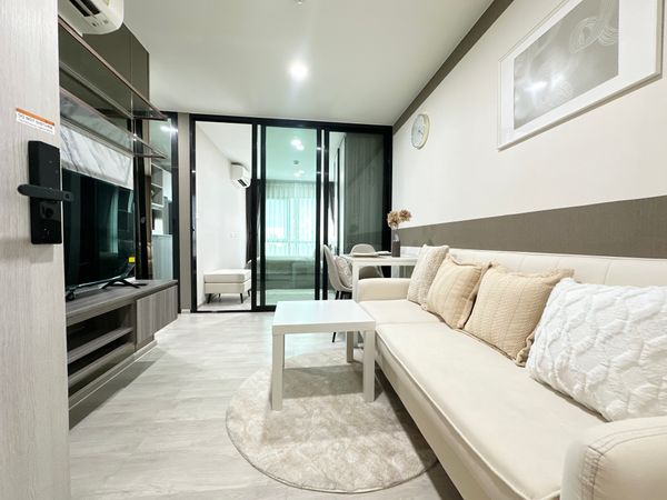 🔥Sofa Bed ตัว L ปรับนอนได้ / ของครบมี ค.ซักผ้า/ไม่โดนแดดบ่าย 🔥 : ให้เช่าคอนโด The Origin Sukhumvit 105 ของครบ BTS แบริ่ง ซอย ลาซาล