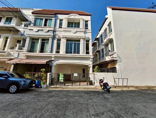 Klang Muang University, British Town Srinakarin, Sridan 24, house near Singapore International School.
