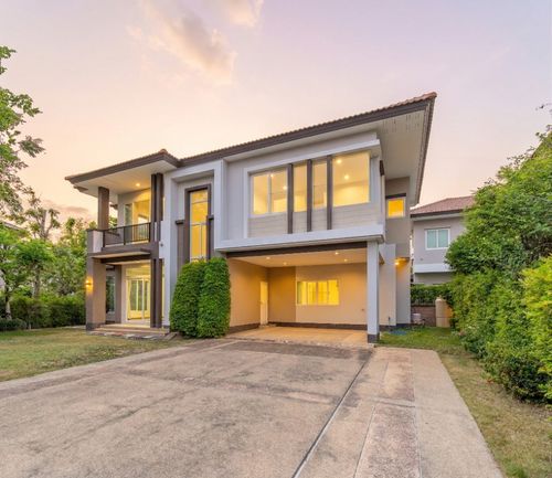 [Urgent sale] Luxurious mansion plot along Laddarom Chaiyaphruek-Chaengwattana, 104.4 sq m, very exclusive private location.