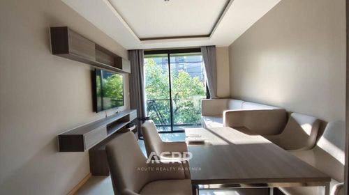 Luxury 5-star hotel-style condominium in the heart of Sukhumvit, near BTS Thonglor (only 300 meters) 