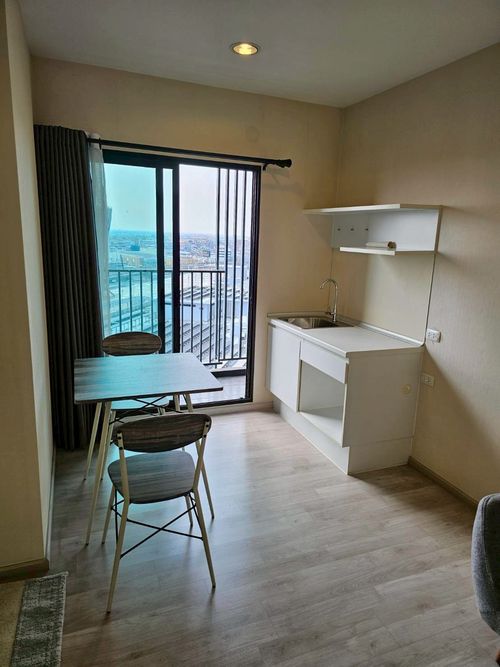 95500 - Selling cheaper than the appraised price, Plum Condo Central Station Phase 2, Building B, front end, convenient to walk to Central Westgate, near MRT Bang Yai, near the M81 motorway, Sao Thong Hin Subdistrict, Bang Yai District, Nonthaburi.