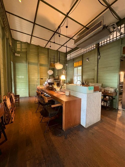 พื้นที่ให้เช่าในสาทร-เย็นอากาศ จอดรถได้ 10 คัน เหมาะทำคาแฟ่ ร้านอาหาร