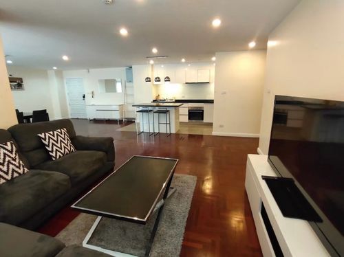 2-Bedroom Condo for Rent in the Heart of Silom  📍 Prime location next to BTS Sala Daeng & MRT Silom  🐶🐱Pet-friendly🐶🐱