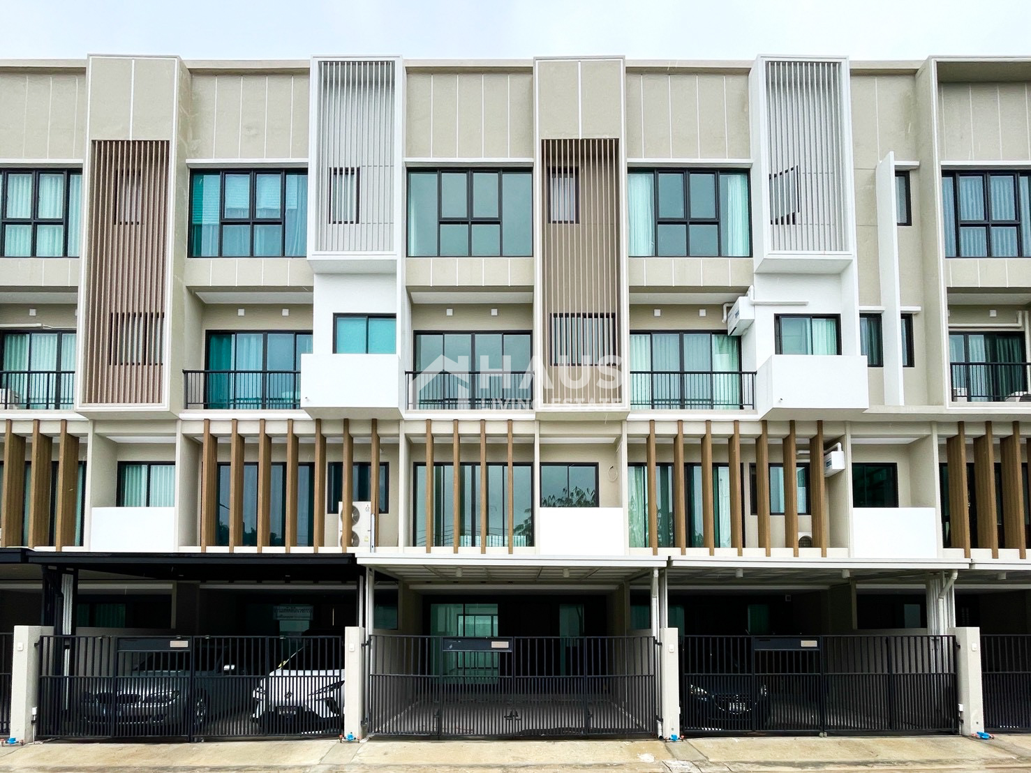 🚨 Urgent! The area is the same as a single house. My face was clear, I didn't hit anyone. (Cheapest in the project, red label condition) 🔥 Townhome for sale The Blisz Sathorn - Charan 35 🔥 The Blisz Sathorn - Charan 35 / 3 bedrooms #TRP1068