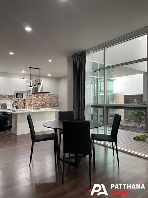 บ้านเดี่ยว 3ชั้น 3ห้องนอน ให้เช่าและขาย ทำเลทองหล่อ สุขุมวิท49 ใกล้สมิติเวช เหมาะทั้งอยู่เองและ Home Office