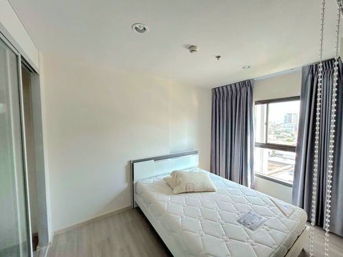 Condo next to the entrance to the MRT Blue Line, Bang Yi Khan Station.