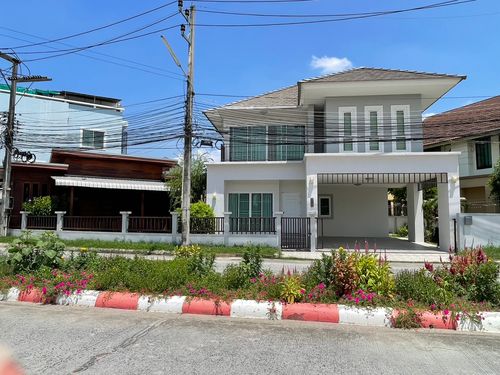 For Sale: Detached House, The Plus Sriracha, 102 sq.wah, 2 stories, 3 bedrooms, 3 bathrooms, with separate Thai-style house (S03-2676)