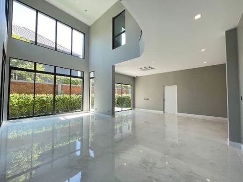 Empty house for sale, never lived in, 608 sq m, Grand Bangkok Boulevard East Rama 9