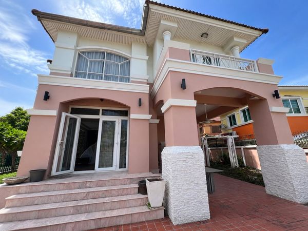Urgent sale, detached house, Central Park 3 Village, Pattaya, area 76 square meters, 3 bedrooms, Nong Prue Subdistrict, Bang Lamung District. Chonburi Province