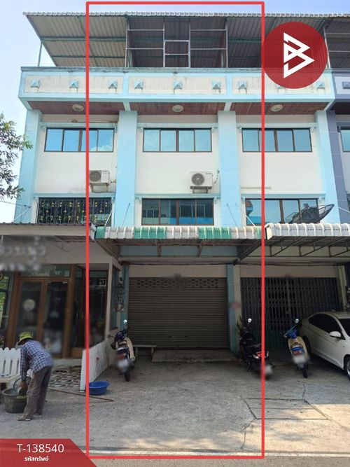 Commercial building for sale, Soi Sri Kunchorn, area 30.1 sq m, Phanat Nikhom, Chonburi.