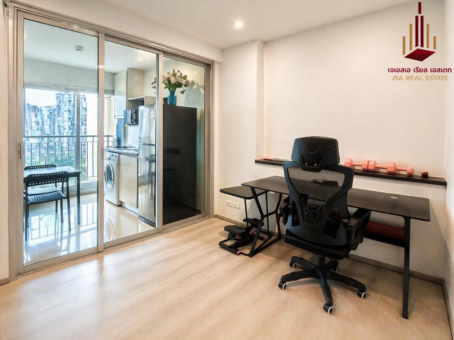 ✨ For Sale: Life Ratchadapisek Condo ✨  💰 Only 3,190,000  THB