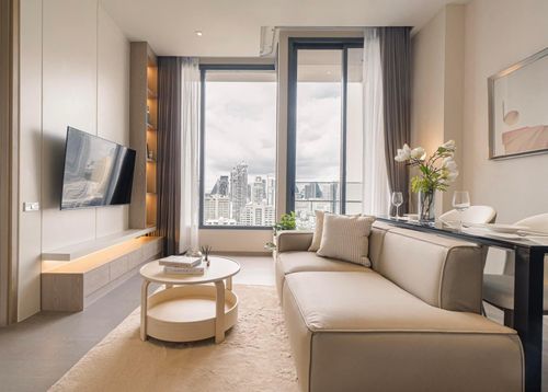 P0652/For rent The Esse Asoke, high floor room with panoramic city view, luxury in the heart of Asoke.