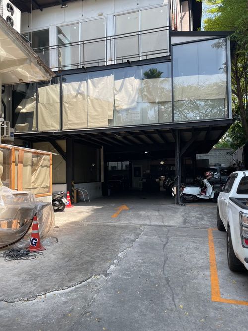 Retail Space for Rent Thonglor Near BTS Thonglor Prime Retail Location Sukhumvit