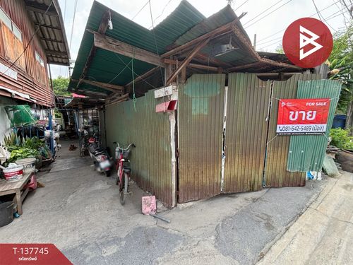 Land for sale with buildings, area 40 sq m, Phra Pradaeng, Samut Prakan.