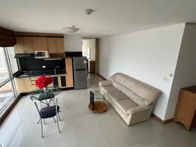 Sukhumvit Suite 1 bedroom condo for sale