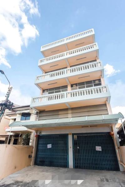 For Sale Townhouse in Pracharat Bamphen Soi 5  , Huai Khwang , Huai Khwang , Bangkok , CX-151652