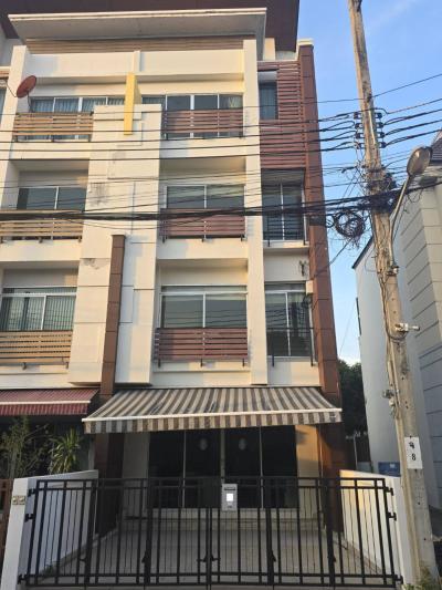 ขายทาวน์เฮ้าส์/ทาวน์โฮม  บ้านกลางเมือง เออร์บาเนี่ยน ลาดพร้าว 71 MRT-โชคชัย 4 (สายสีเหลือง) ลาดพร้าว เขต ลาดพร้าว กรุงเทพ CX-152003