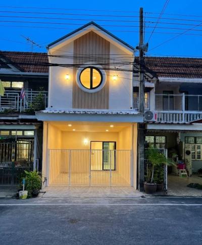 ขายทาวน์เฮ้าส์/ทาวน์โฮม  บ้านอยู่เจริญ 1 หน้ากว้าง รีโนเวทใหม่ บึงยี่โถ ธัญบุรี ปทุมธานี CX-154644
