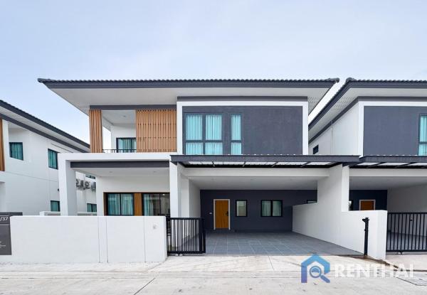 บ้านแฝด 2 ชั้น สไตล์ Modern Tropical ออกแบบทันสมัย โปร่งโล่ง พร้อมเฟอร์นิเจอร์ครบทุกห้อง
