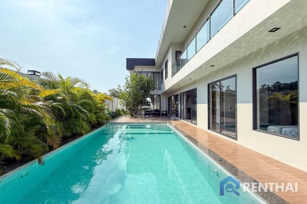 Luxury 4-Bedrooms Home in Pattaya at Mabprachan