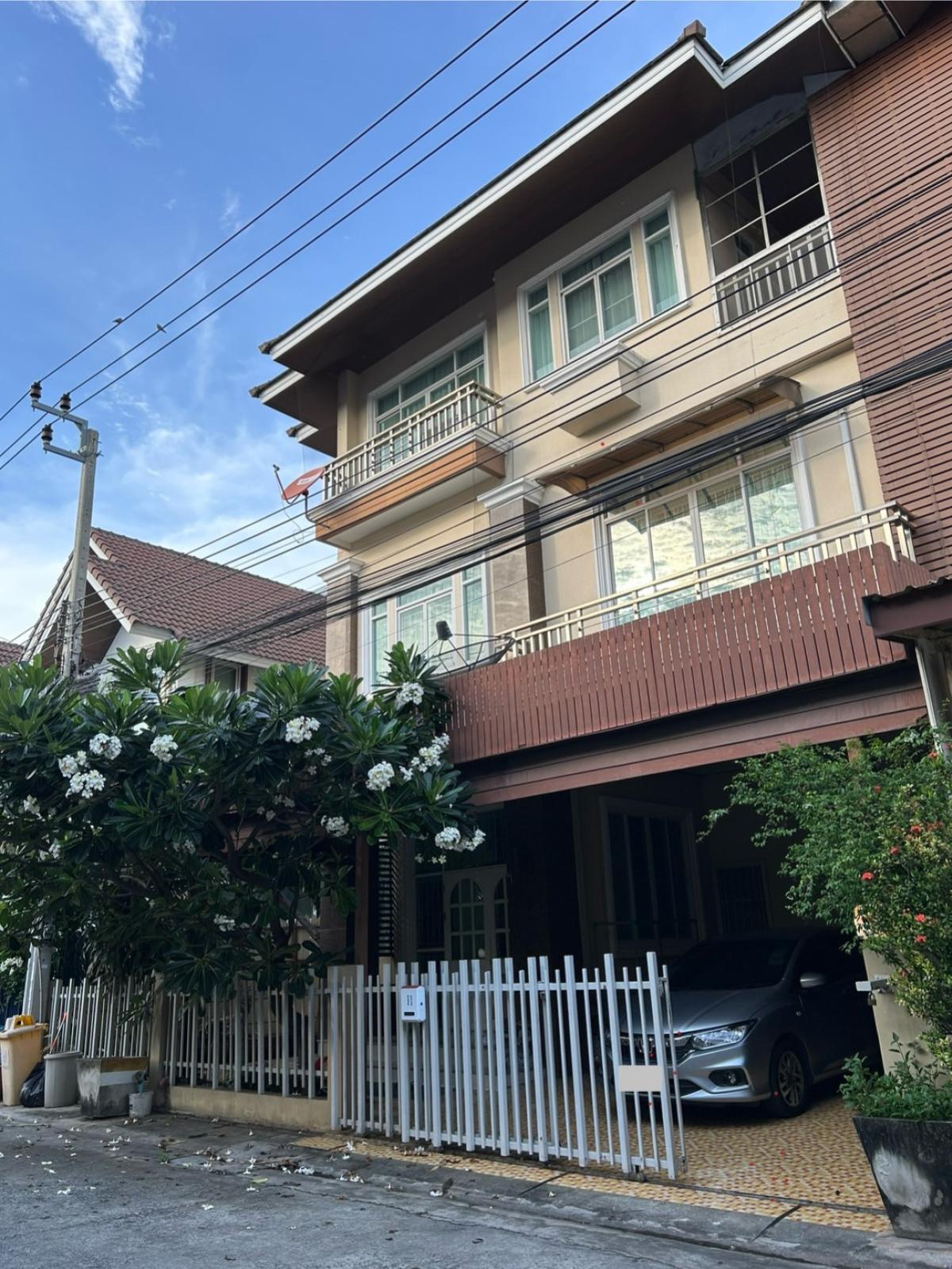 ขายทาวน์เฮ้าส์/ทาวน์โฮม บ้านฟ้าหลวงวิลล์ สุขุมวิท บางจาก เขต พระโขนง กรุงเทพ CX-150582 ขายทาวน์เฮ้าส์/ทาวน์โฮม บ้านฟ้าหลวงวิลล์ สุขุมวิท บางจาก เขต พระโขนง กรุงเทพ CX-150582