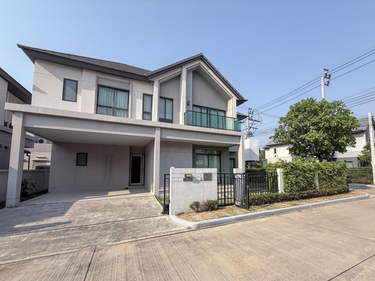 บ้านใหม่ไม่เคยอยู่ หลังหัวมุม บางกอก บูเลอวาร์ด พระราม 5 บางกรวย นนทบุรี CX-153199