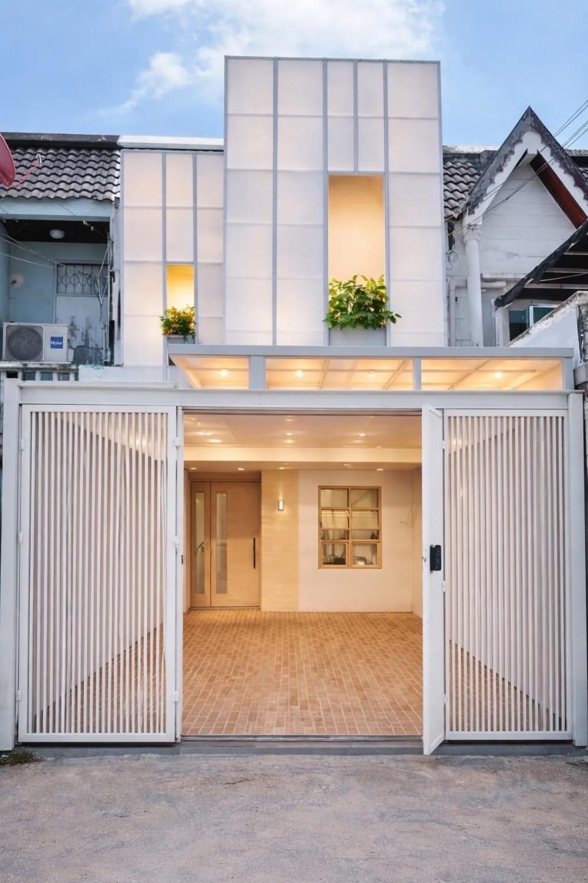 For Sale Townhouse/Townhome  , Baan U Charoen Lat Phrao 101 , newly renovated , MRT-Ladprao 101 , Hua Mak , Bang Kapi , Bangkok , CX-146509