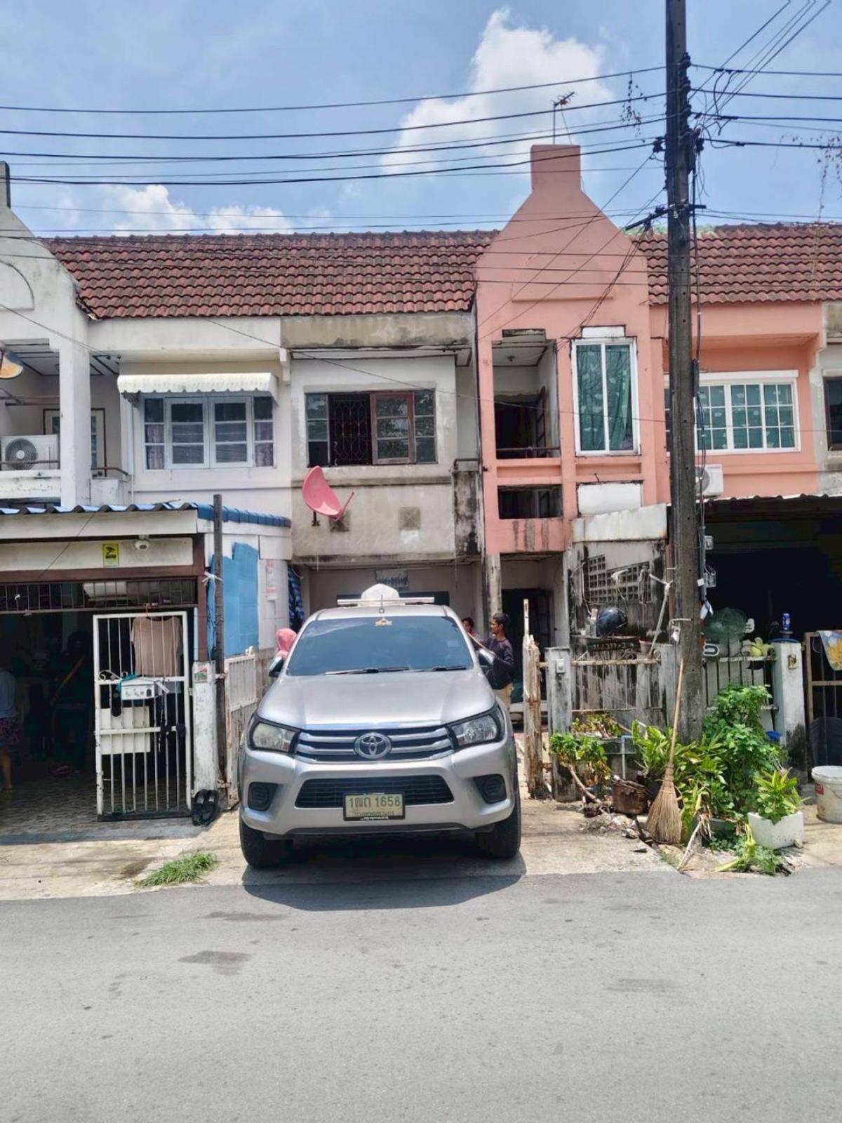 ขายทาวน์เฮ้าส์/ทาวน์โฮม บ้านดวงกมล รีโนเวทใหม่ บางชัน เขต คลองสามวา กรุงเทพ CX-155779 ขายทาวน์เฮ้าส์/ทาวน์โฮม บ้านดวงกมล รีโนเวทใหม่ บางชัน เขต คลองสามวา กรุงเทพ CX-155779