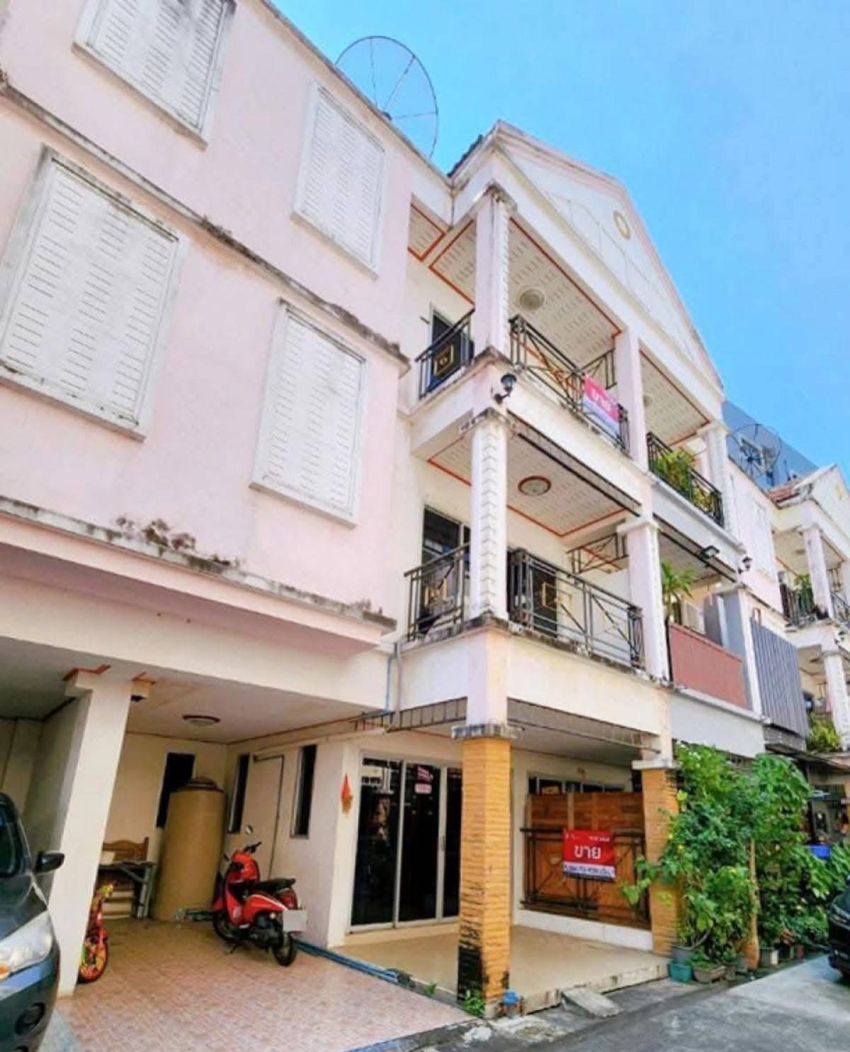 3-story townhome for sale, Baan Chujaroen, Sukhumvit 115, Theparak, Samut Prakan. CX-154913 3-story townhome for sale, Baan Chujaroen, Sukhumvit 115, Theparak, Samut Prakan. CX-154913