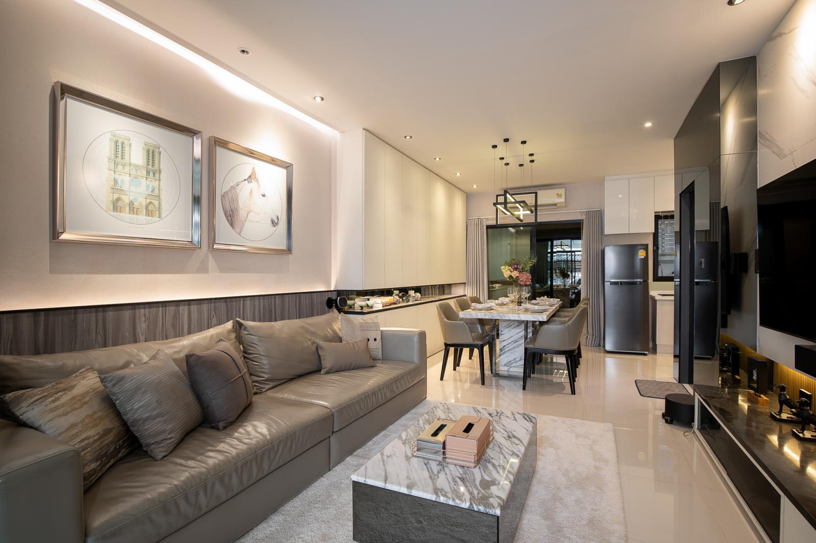 📍 Luxe 3-Bed Gem in Prime Ladprao: Spacious Living, Unbeatable Location!🏡 Stunning 180 sqm Home at Chokchai 4 - Only 7.5M THB, Opportunity Knocks!