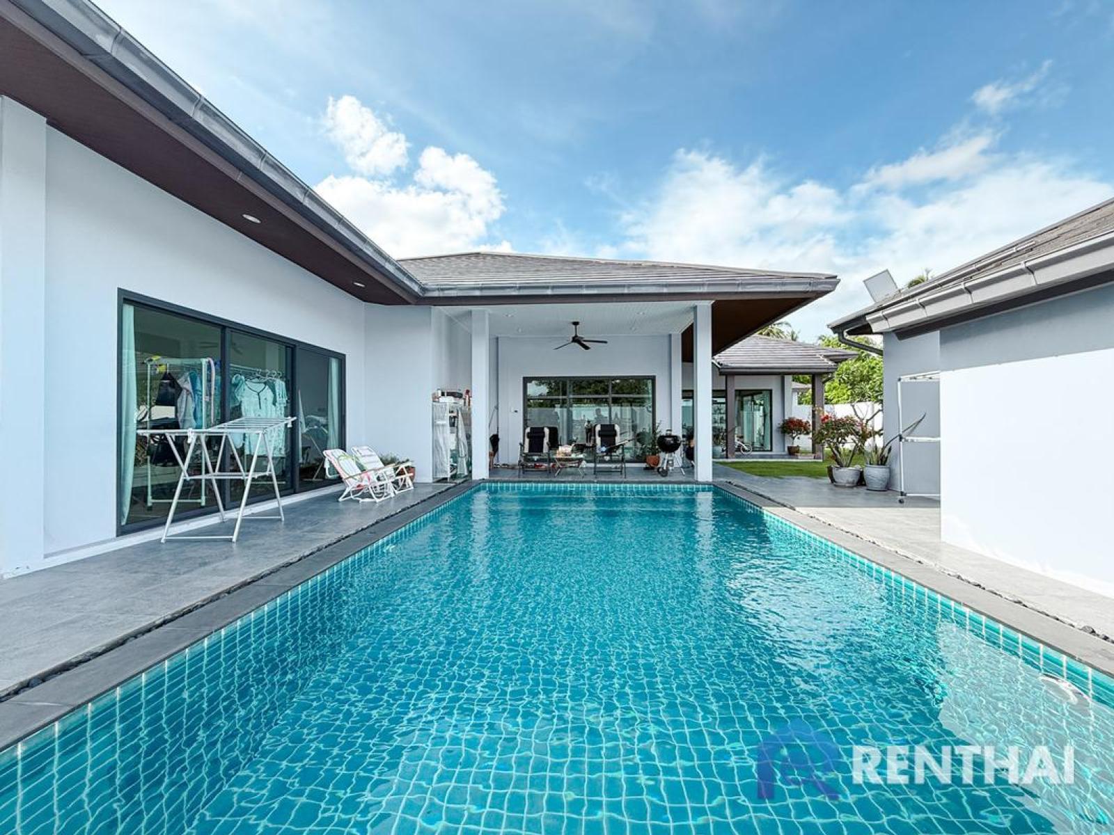 Luxurious 3-Bedroom Home in Baan Pattaya 6 Luxurious 3-Bedroom Home in Baan Pattaya 6
