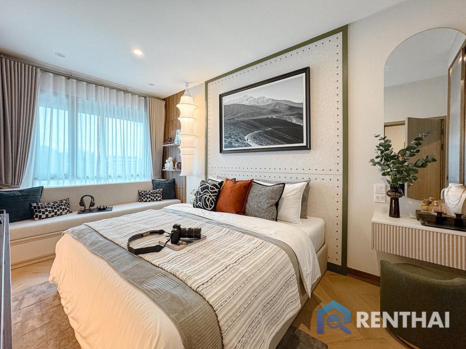 Stunning 2-bedroom beachfront condominium for sale in Phuket Stunning 2-bedroom beachfront condominium for sale in Phuket
