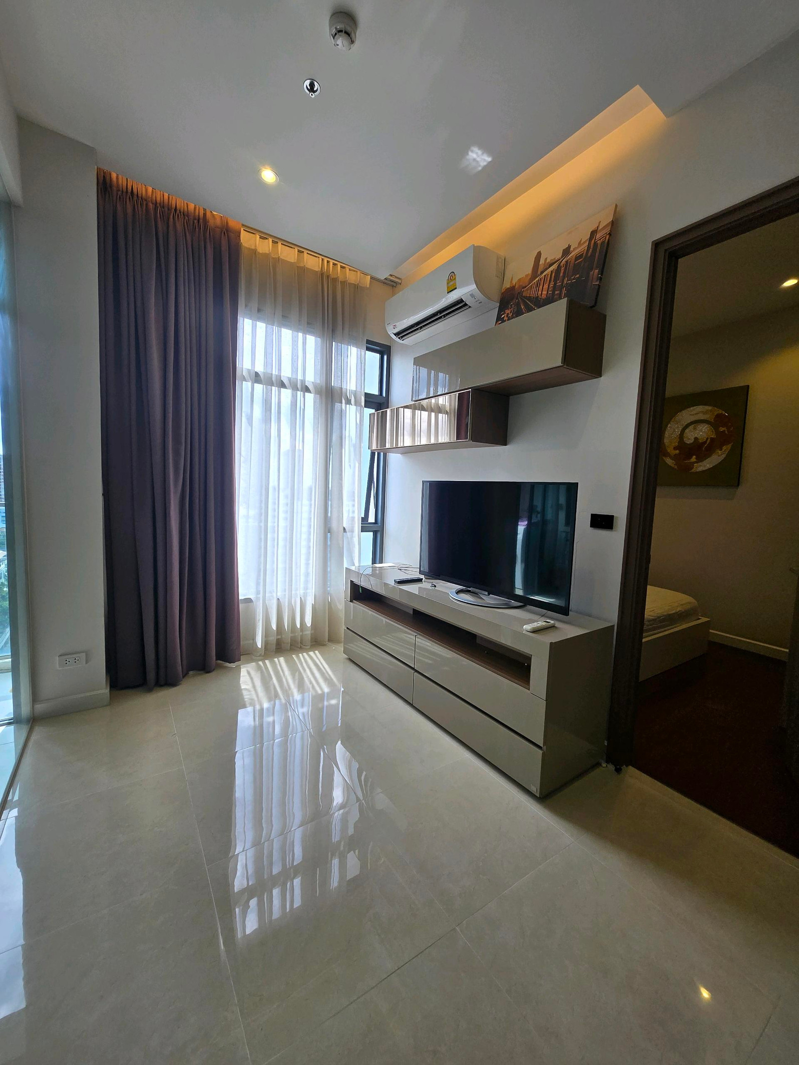 ขายต่ำกว่าตลาด 15% คอนโด Mayfair Place Sukhumvit 501 ห้องนอน 35 ตร.ม. ชั้น 14 วิวเมือง ห้องสวยพร้อมอยู่ ราคาดีมากเพียง 3.5 ล้านบาทเท่านั้น!