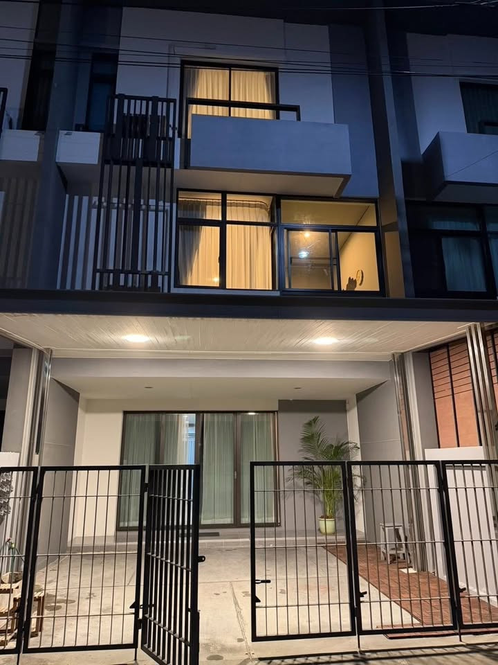 For rent, 3-story townhome, Plex Residence Kaset-Nawamin project, size 20 square meters, 2 bedrooms, Nawamin Subdistrict, Bueng Kum District, Bangkok. For rent, 3-story townhome, Plex Residence Kaset-Nawamin project, size 20 square meters, 2 bedrooms, Nawamin Subdistrict, Bueng Kum District, Bangkok.