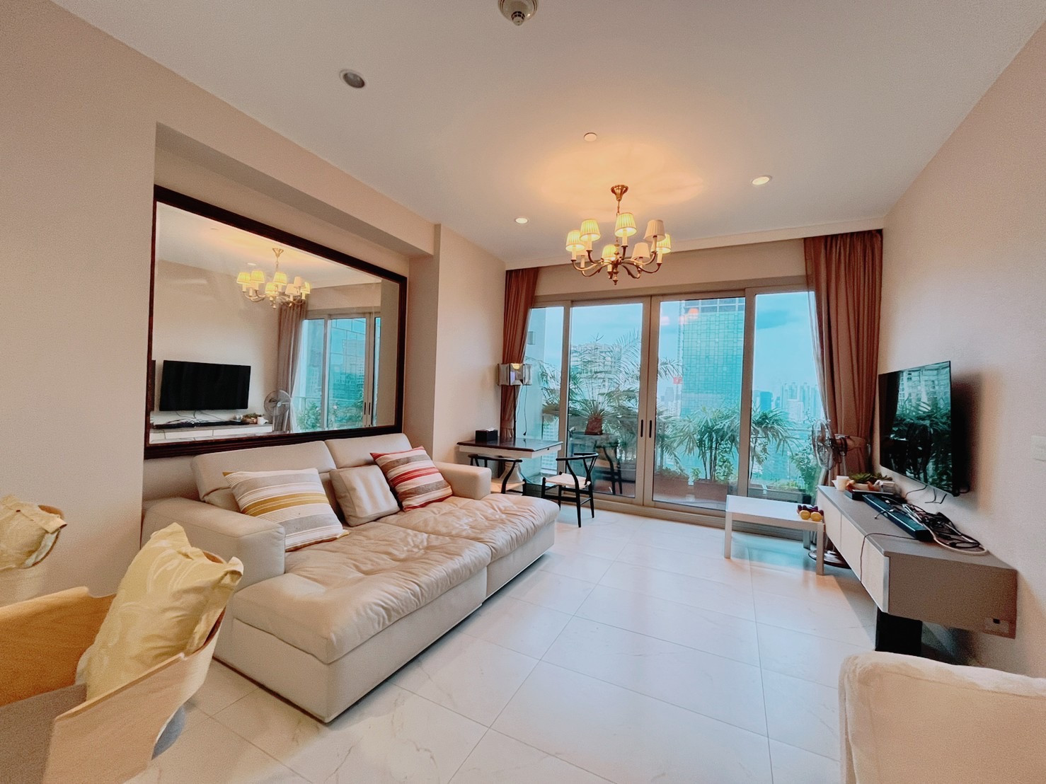 185 Rajadamri: 1bed 1bath 70sqm 23,000,000 High Floor Am: 0656199198 185 Rajadamri: 1bed 1bath 70sqm 23,000,000 High Floor Am: 0656199198