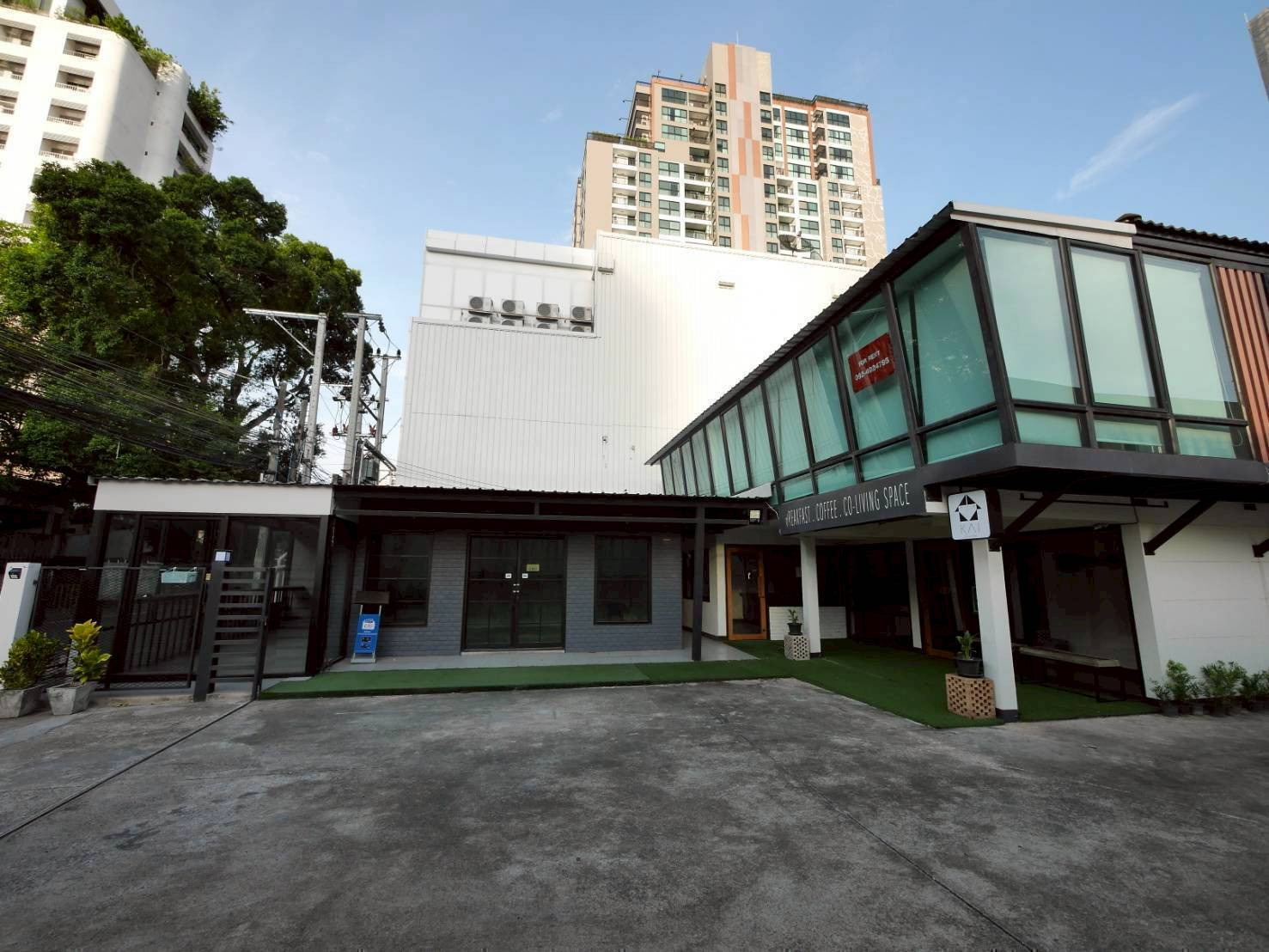 Space for rent, Sukhumvit 39, good location, suitable for investment, close to business areas (N.2148) Space for rent, Sukhumvit 39, good location, suitable for investment, close to business areas (N.2148)